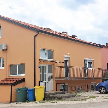 Apartment Katarina 4 *