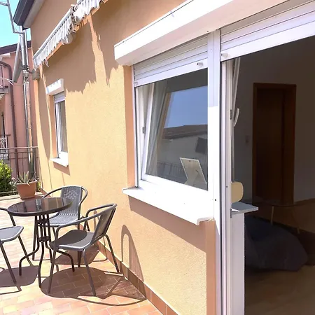 Apartment Katarina 4 *